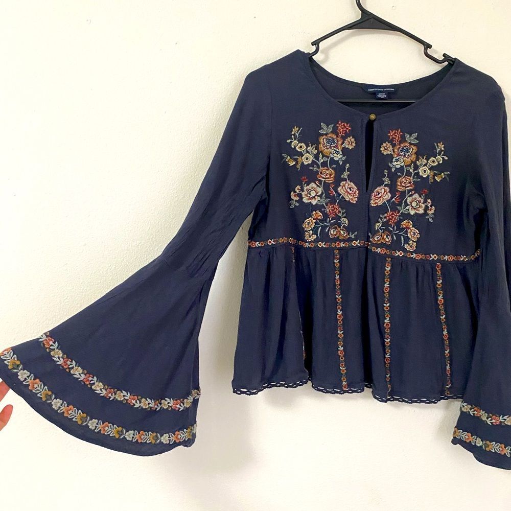 American Eagle Bell Sleeve Navy Blue Embroidered Longsleeve Blouse Womens Medium